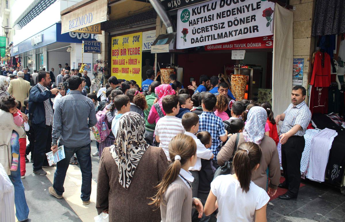 Diyarbakır\'da \'Kutlu Doğum\' İzdihamı