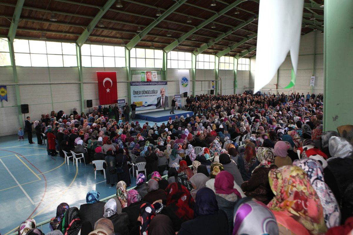 Döngeloğlu, Asr-I Saadette Kadın ve Aile Hayatı Konulu Konferansını Gerçekleştirdi