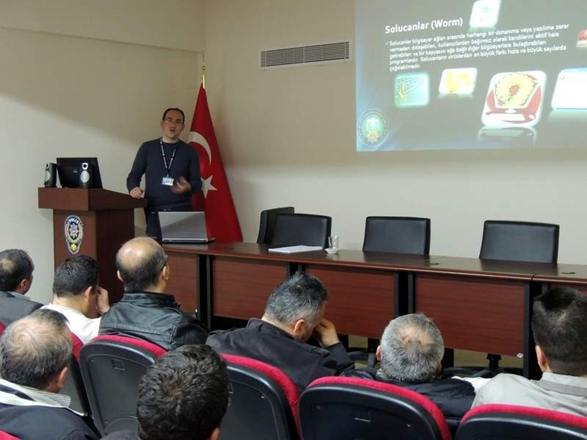 Emniyetten, "Güvenli İnternet" Semineri