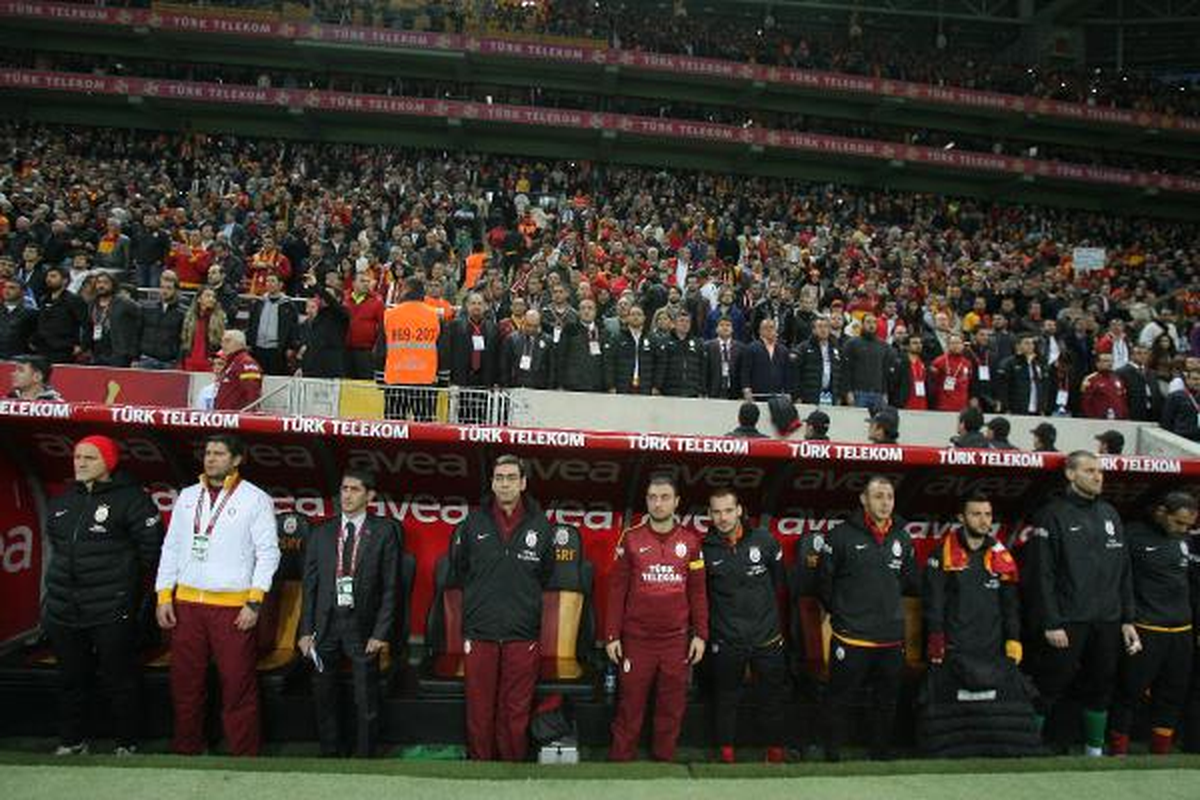 Galatasaray - Elazığspor Maçında Serkan Acar İçin Saygı Duruşu Yapıldı