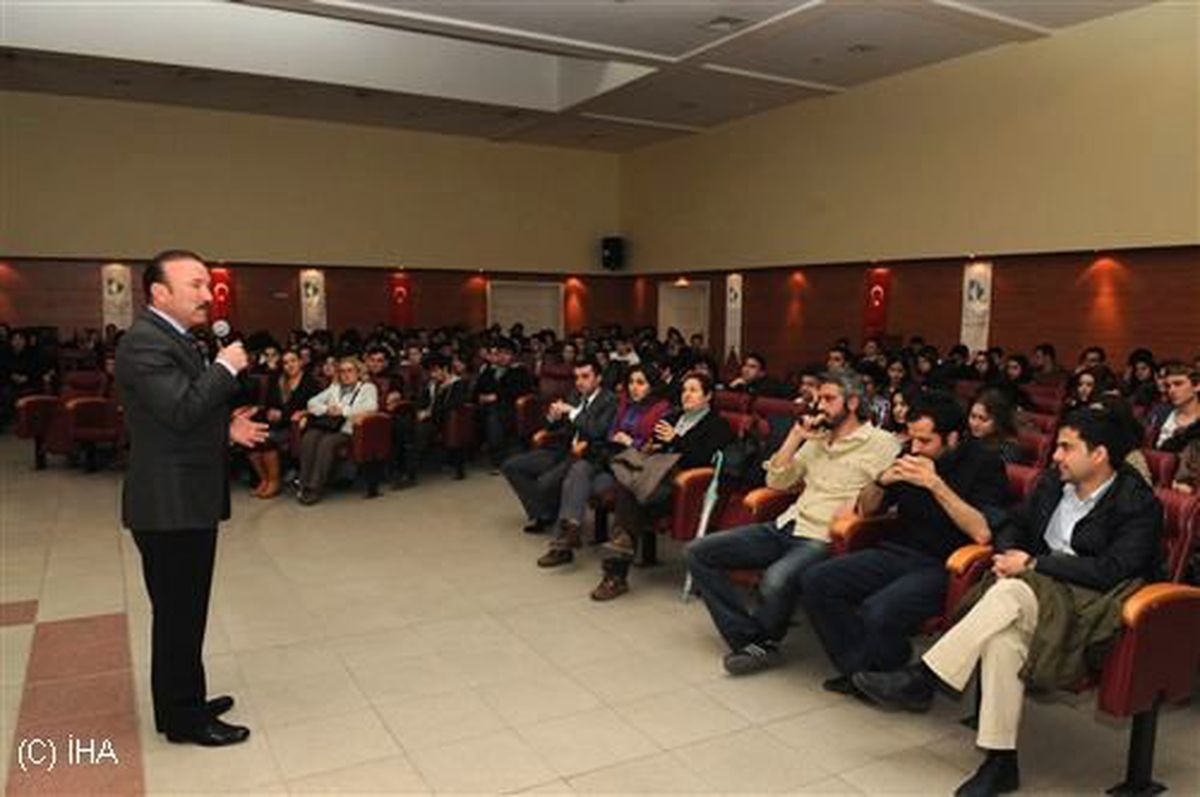 Gençler, Beyinsiz Adam ile Stres Attı