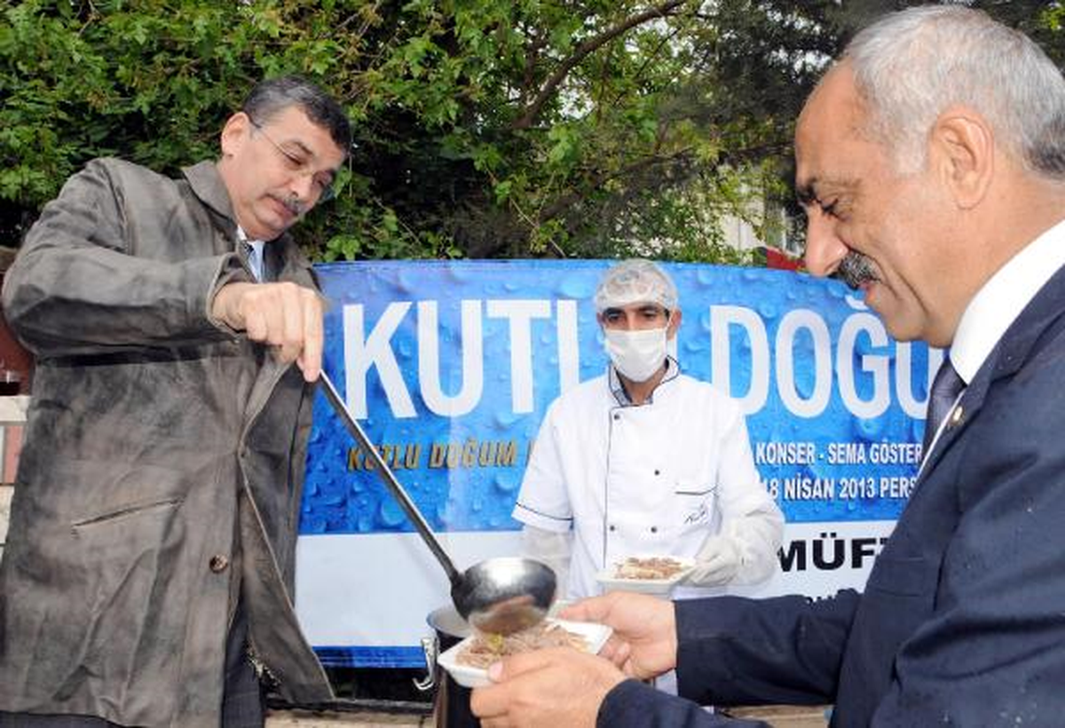 Hilvan\'da 2 Bin 500 Kişiye Tirit İkramı