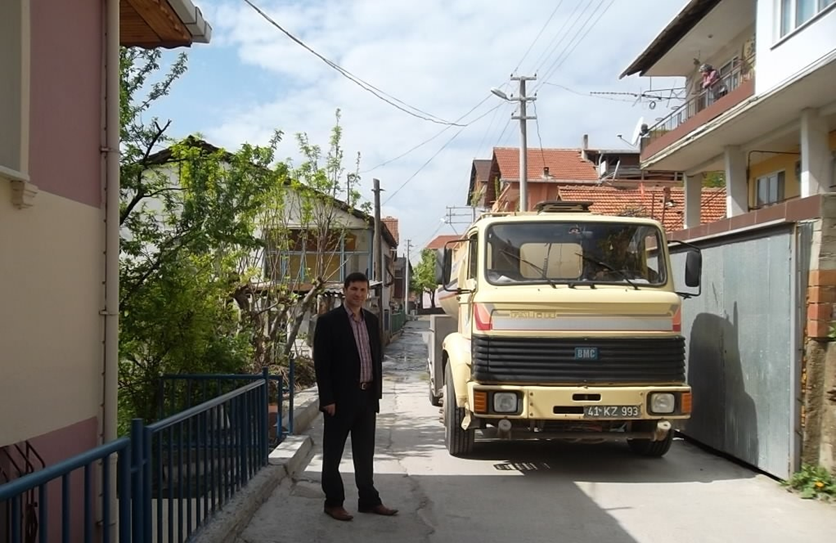 İzmit\'te Her Gün 30 Sokak Yıkanıyor