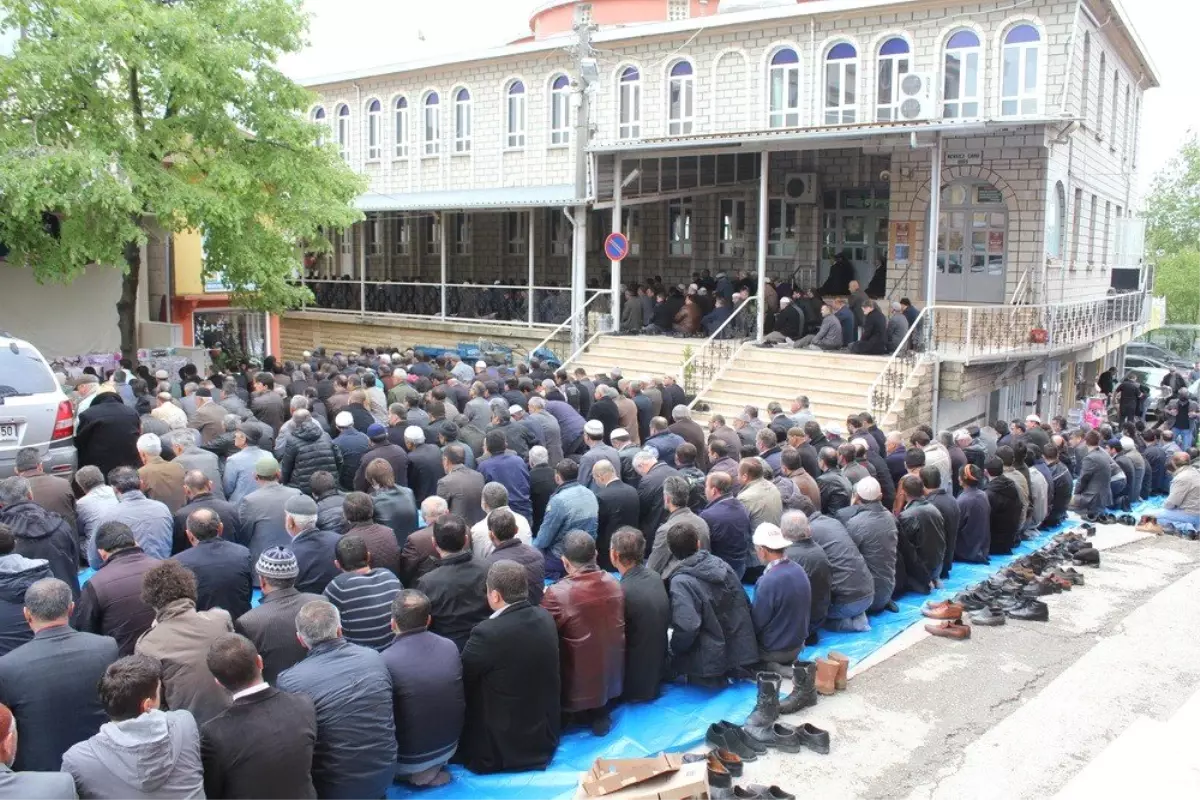 Kaynarcalı İş Adamı Adnan Akın Son Yolculuğuna Uğurlandı