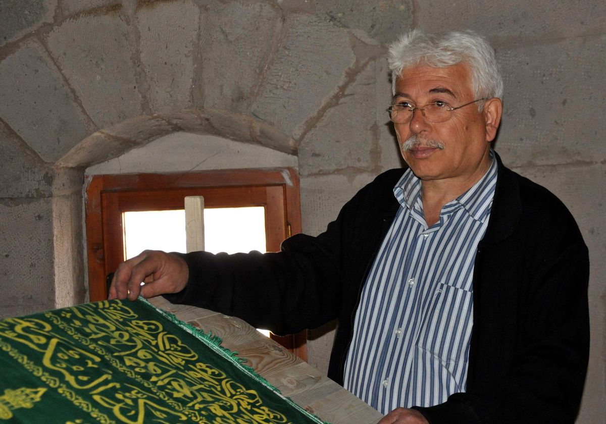 Kayseri\'de Türbeler Restore Ediliyor