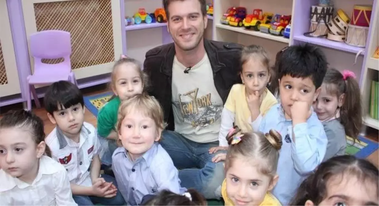 Kıvanç Tatlıtuğ Minikleri Sevindirdi