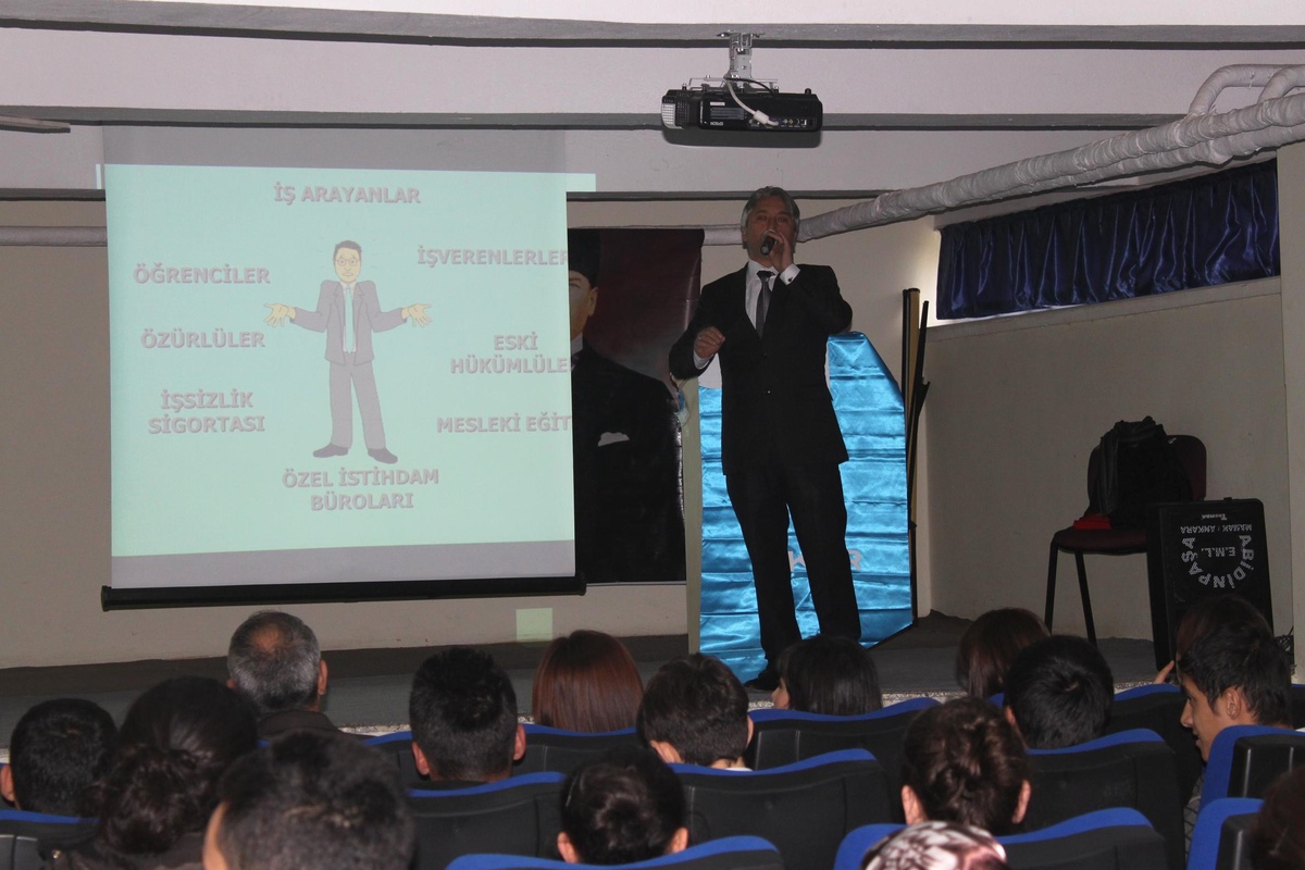 Öğrencilere "İş Arama Becerileri" Konulu Seminer