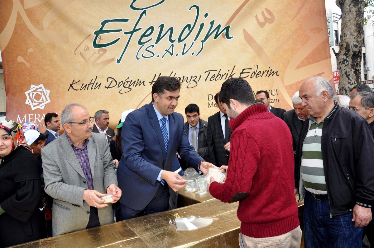Meram Belediyesi\'nden Helva İkramı