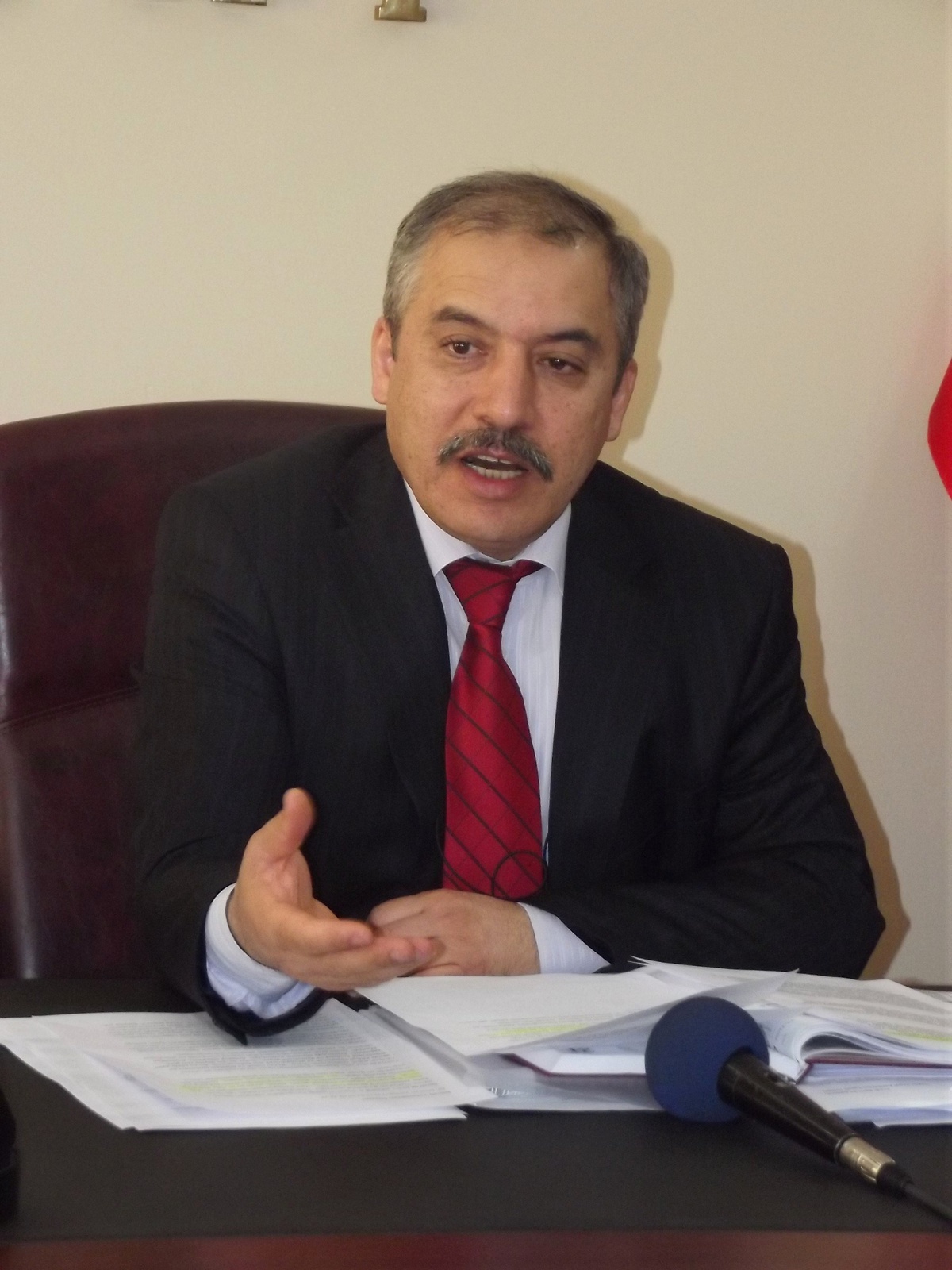MHP\'li Köse: Çerçioğlu Tribünlere Oynuyor