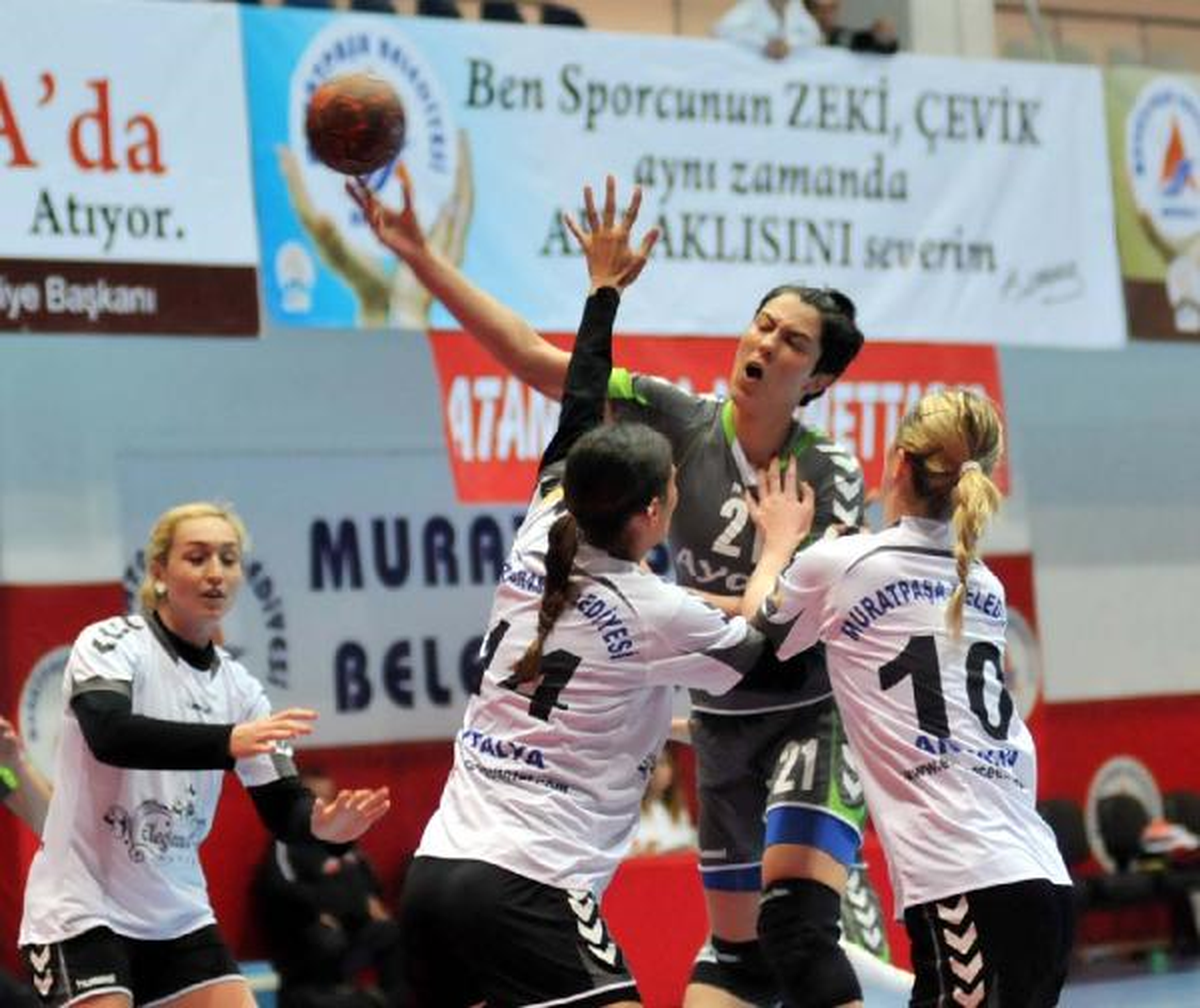 Muratpaşa\'nın Kızları, Hentbolda Finalde