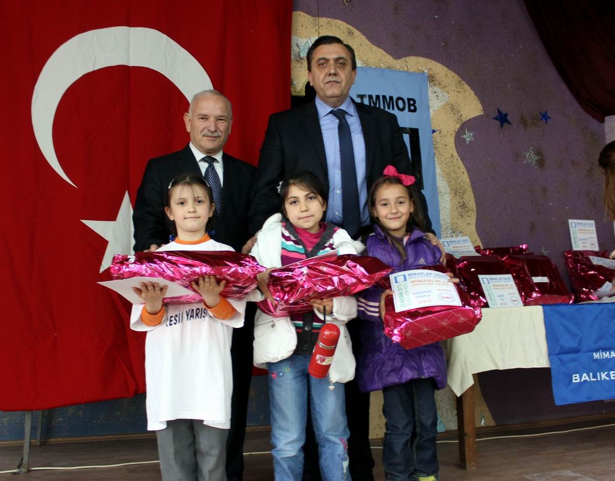 Öğrenciler Engelsiz Bir Çevre İçin Çizdi