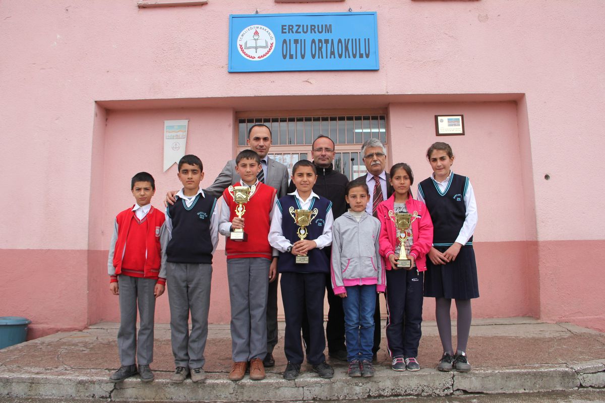 Oltu Ortaokulu Atletizmde İl İkincisi Oldu