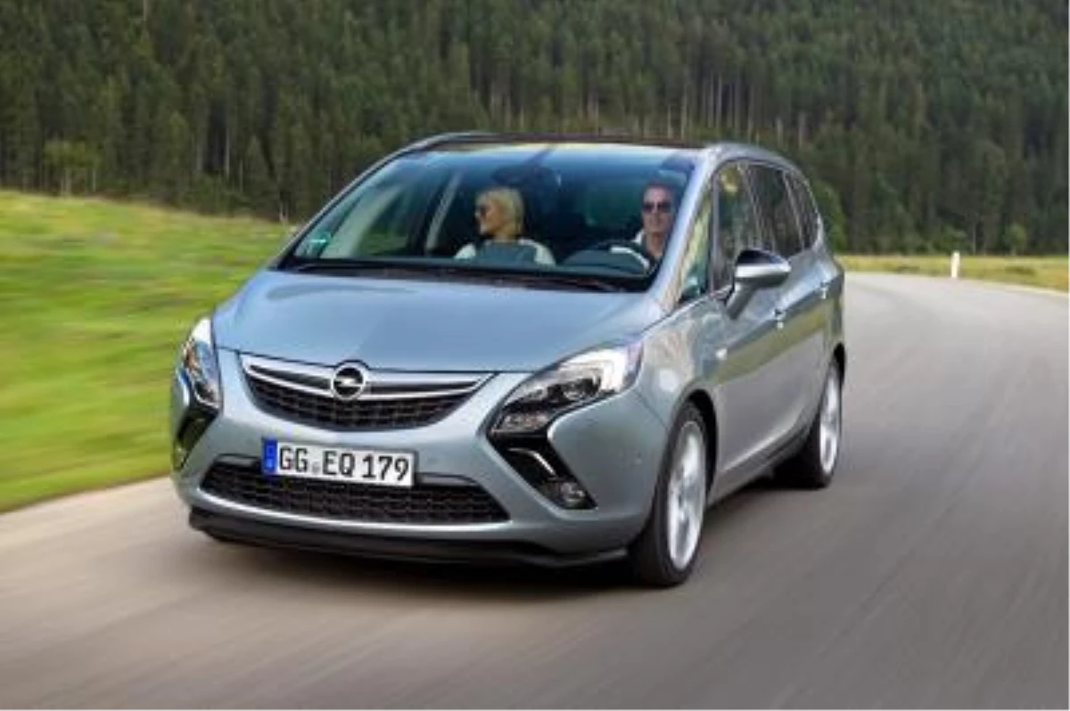 Opel Zafira Tourer\'a Yeni 1.6 Sıdı Benzinli Motor ile Türkiye\'de