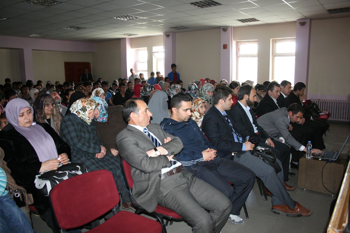 Pasinler\'de Kutlu Doğum Neyecanı Sürüyor