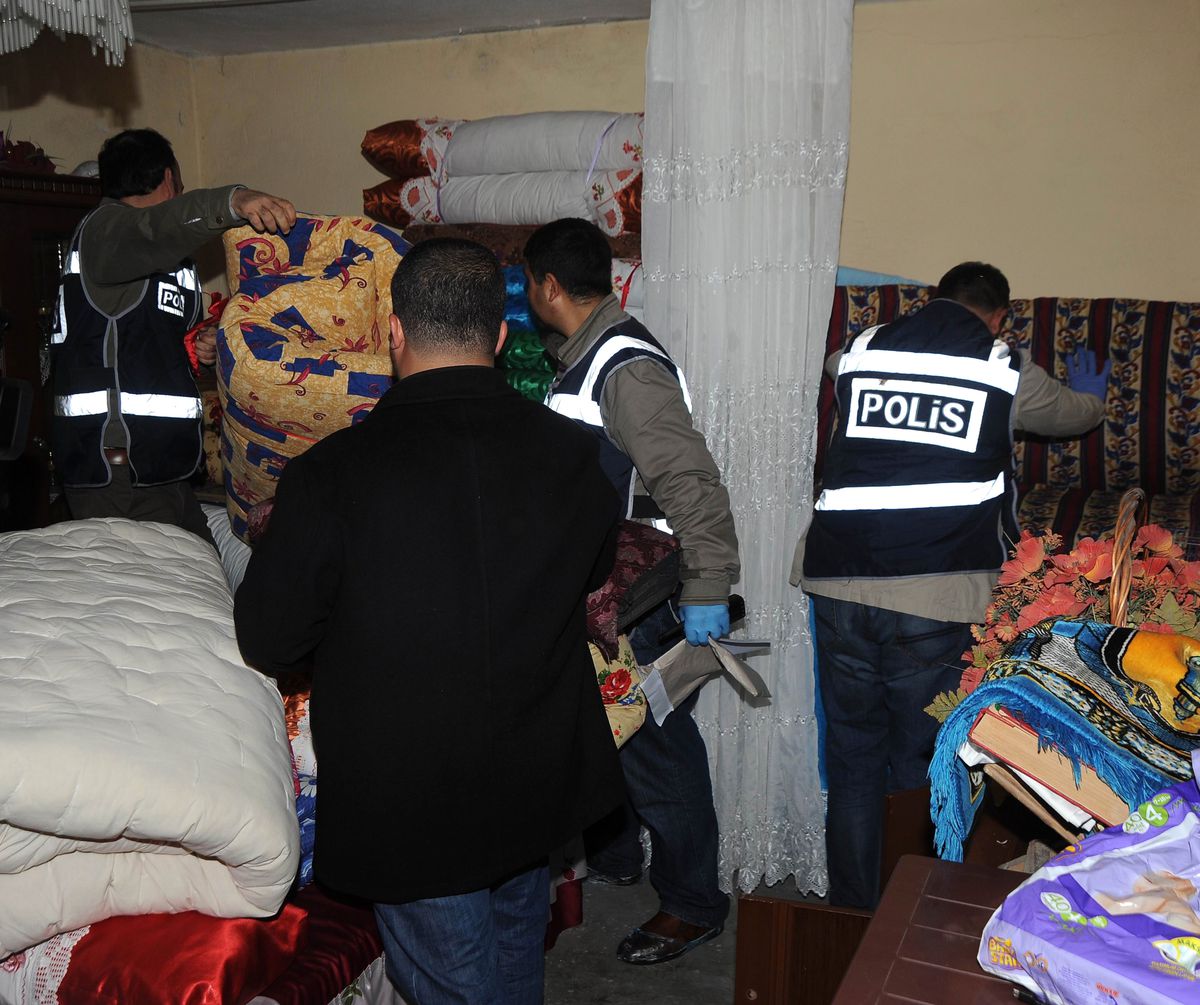 PKK Tehdidiyle Dolandıran Çeteye Operasyon