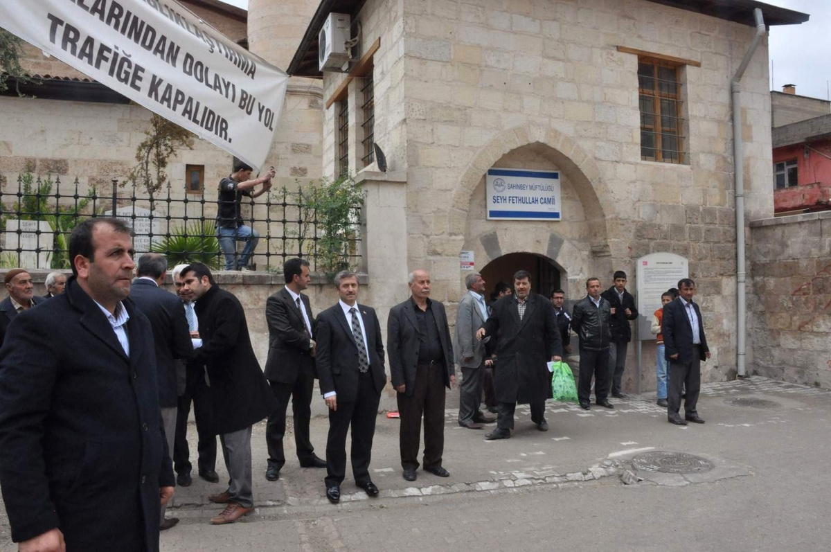 Şahinbey Belediyesi Şıh Cami ve Şıh Hamamı\'nın Etrafını Açıyor