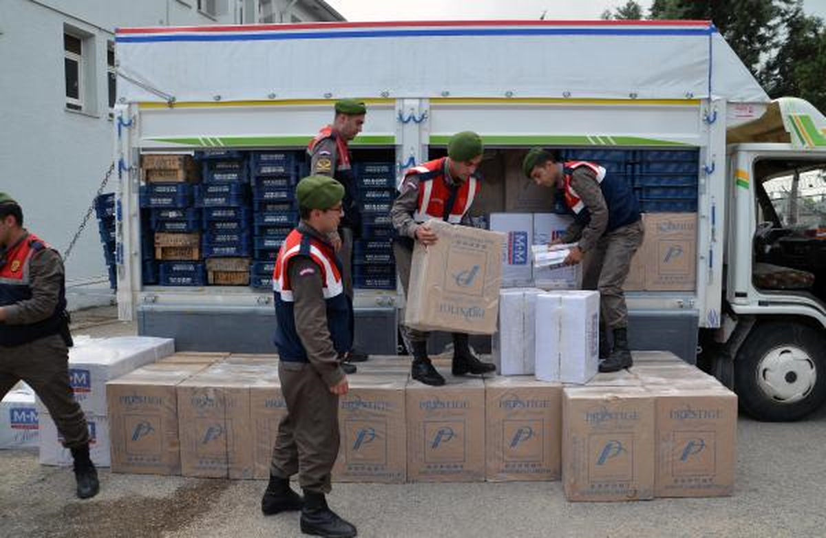Sebze Kasalarından Kaçak Sigara Çıktı