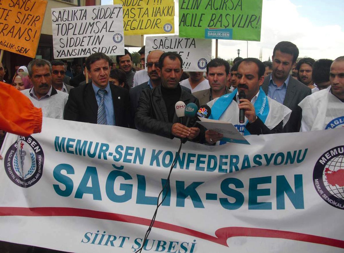 Siirt'te Doktora Yapılan Saldırı Protesto Edildi
