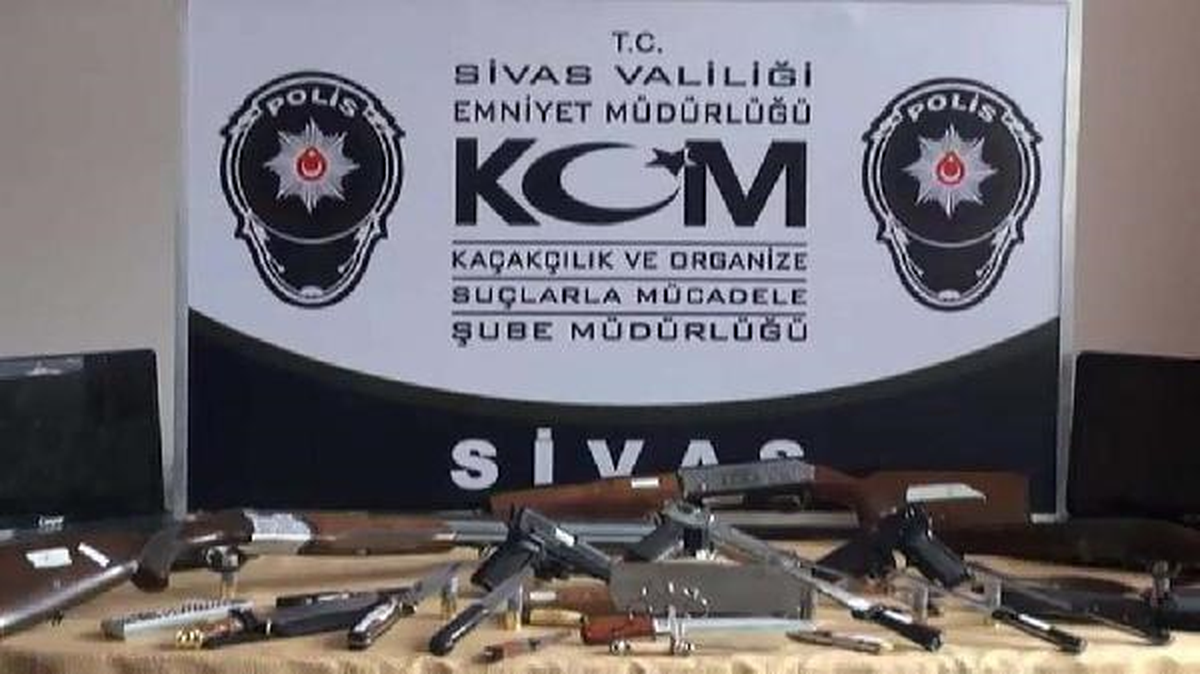 Sivas\'ta Suç Örgütü Operasyonu: 15 Gözaltı