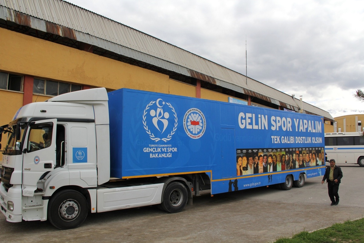 Spor Tır\'ı Erzincan\'a Geldi