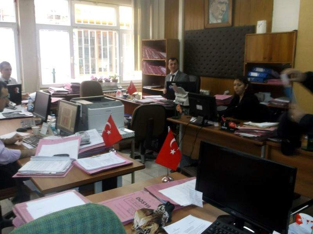 Türk Büro-Sen\'den Çözüm Sürecine Bayraklı Eylem