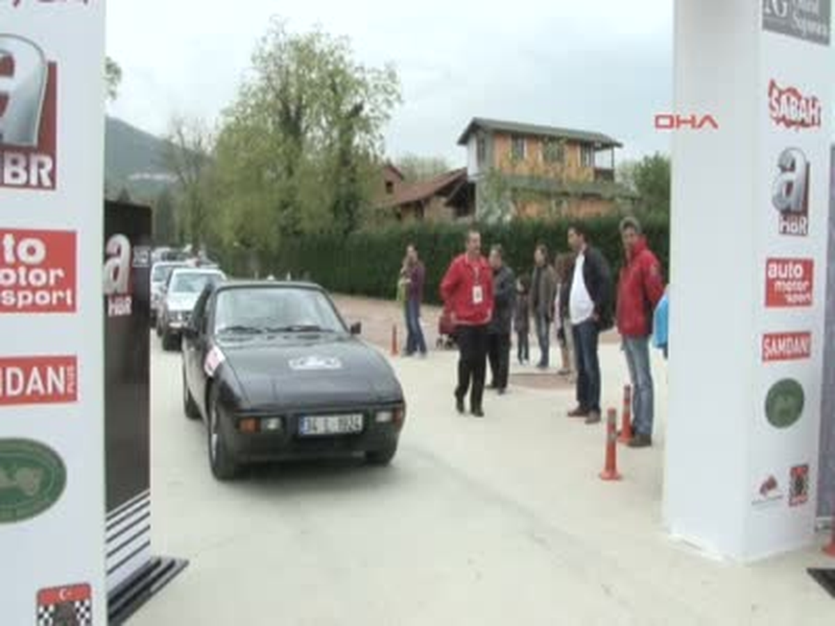 Klasik Otomobil Rallisi Sapanca\'da Başladı