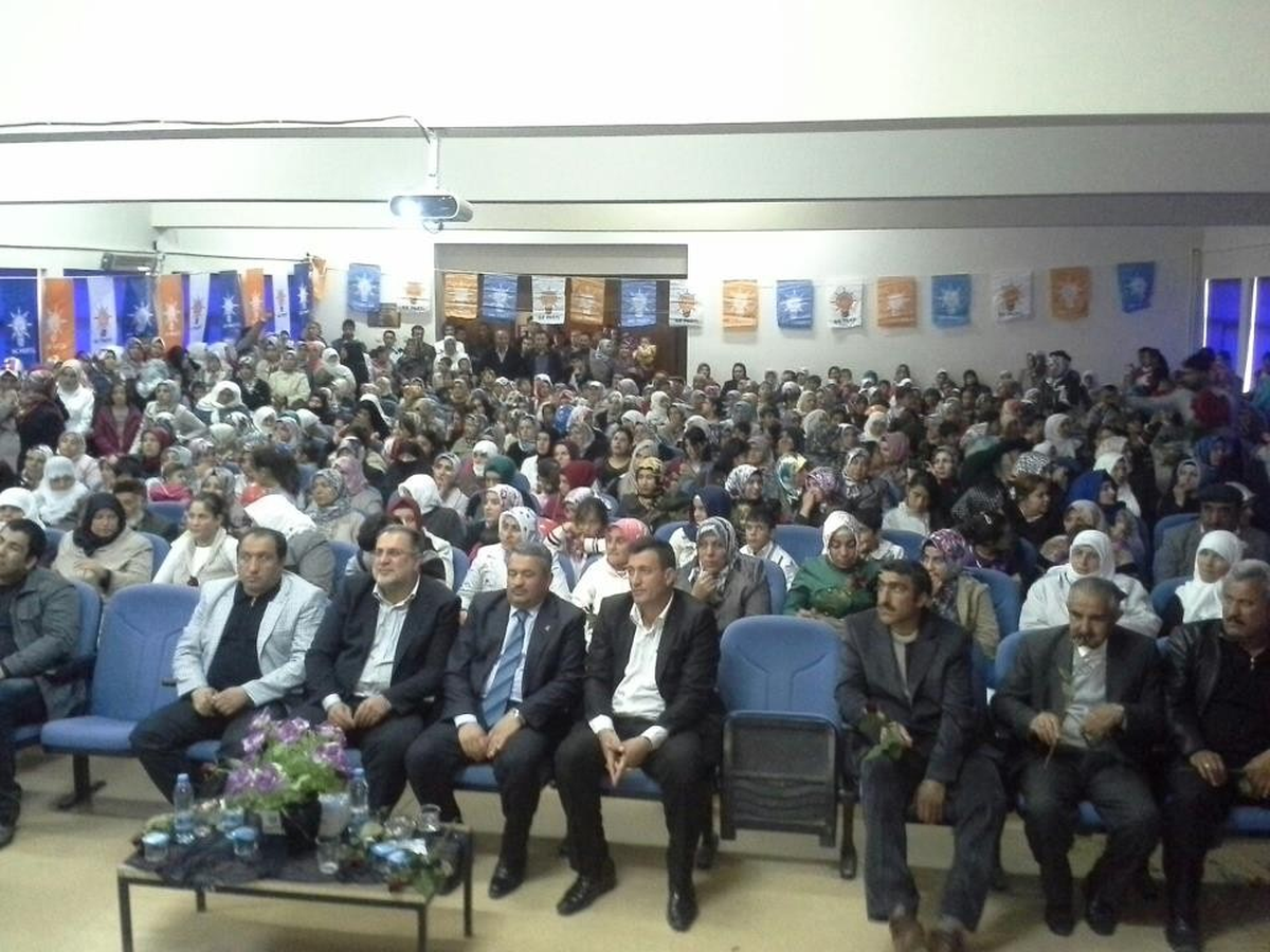 AK Parti\'den Kutlu Doğum Haftası Etkinliği