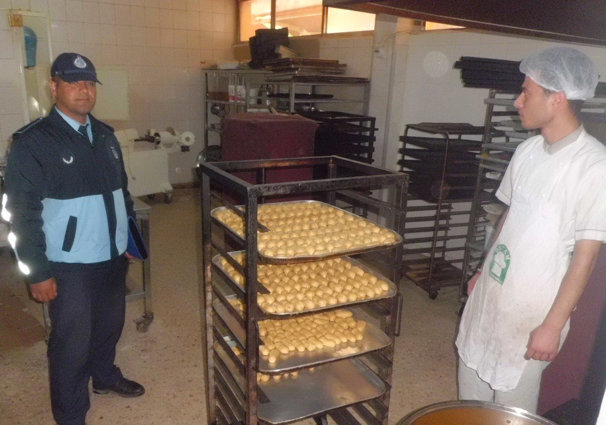 Armutalan Zabıtası Fırınları Denetledi