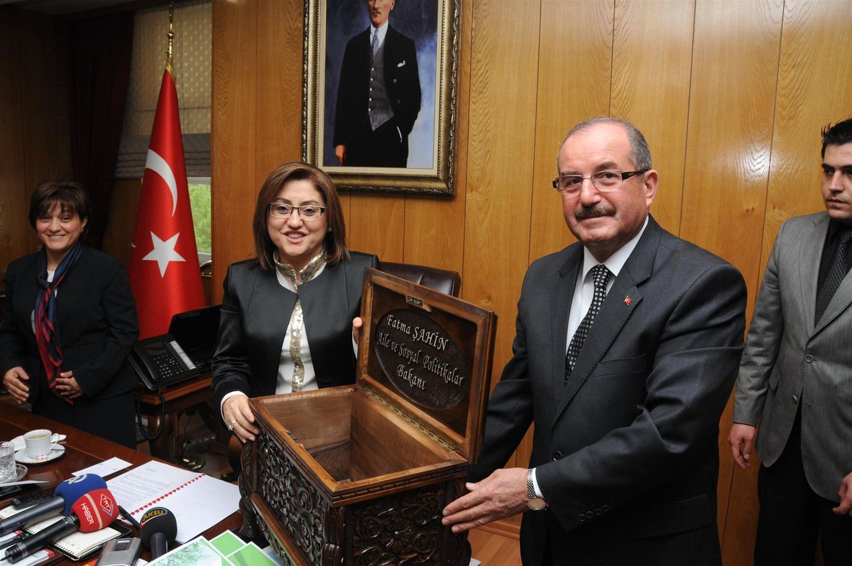 Bakan Şahin: "Kadına Şiddet Yasa Çıkarmakla Düzeltilemez"