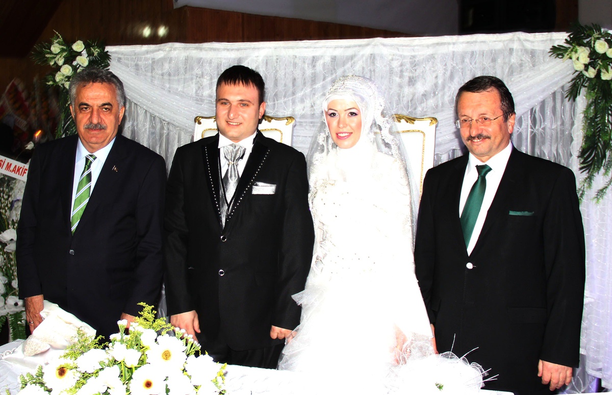 Bakan Yazıcı Rize\'de Düğün Törenine Katıldı