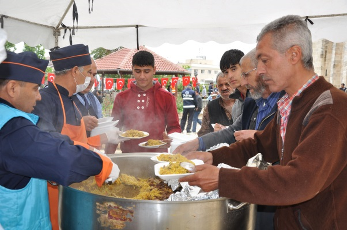 Başkan Kocamaz, Muğdat Camiinde Gül Dağıttı