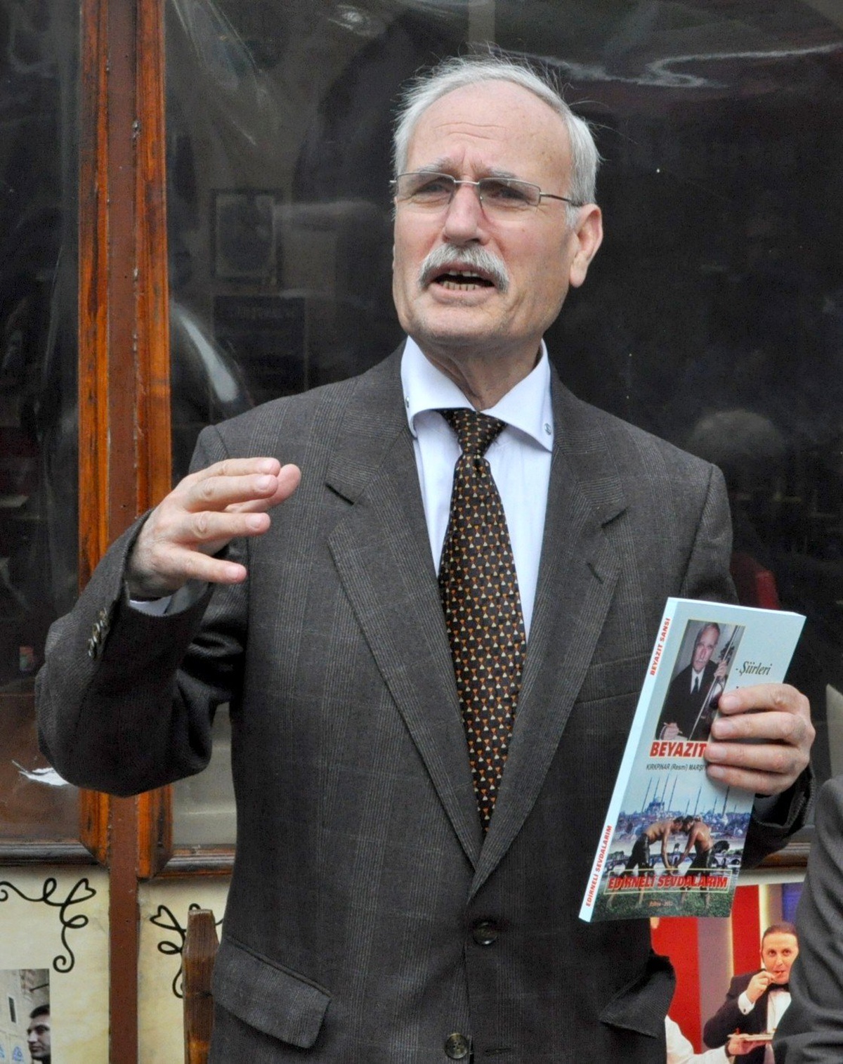 Beyazıt Sansı'nın Tüm Eserlerinin Yer Aldığı Kitabı Çıktı