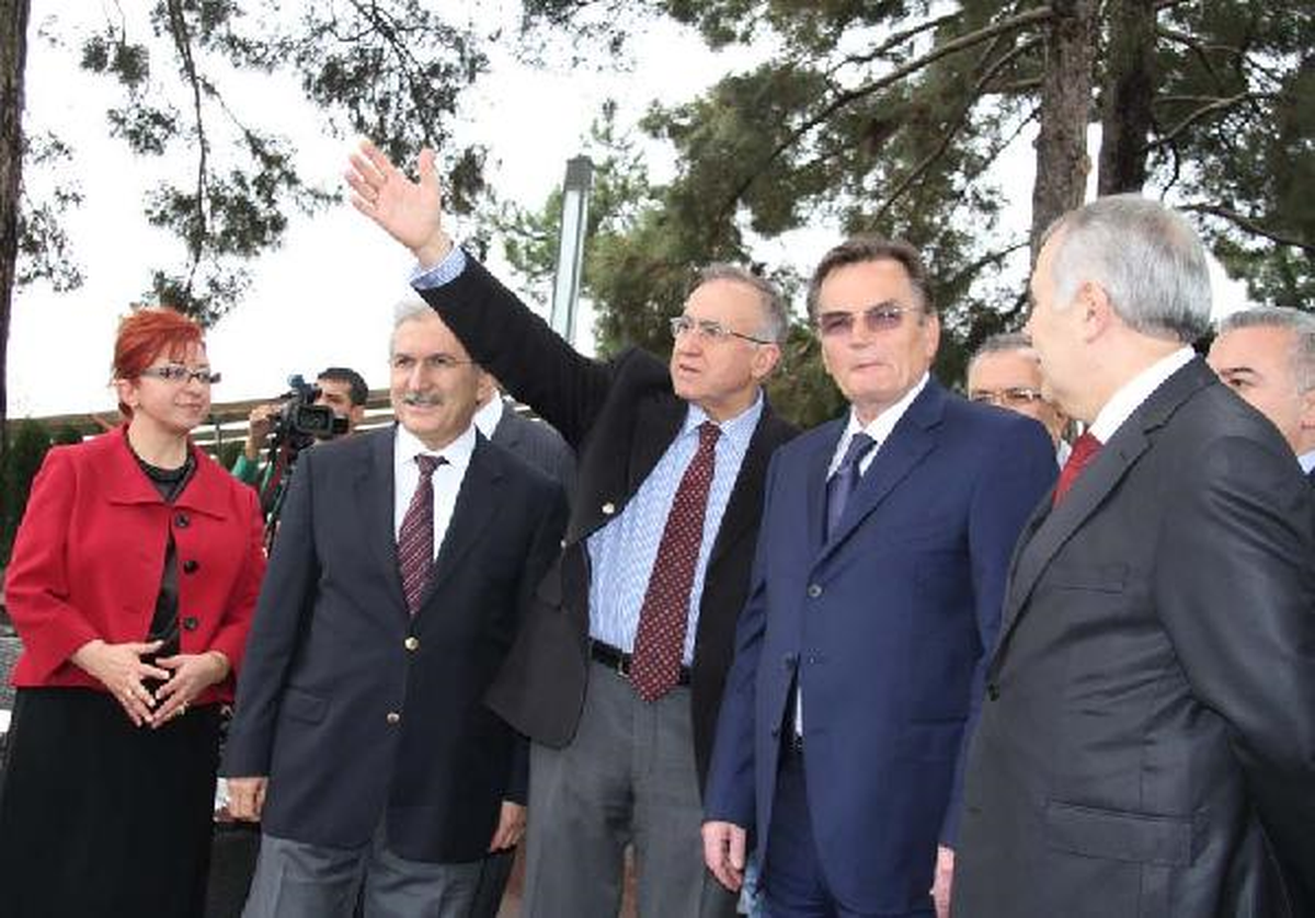 Eski Cumhurbaşkanı Sılajdzıc Gaziantep\'te