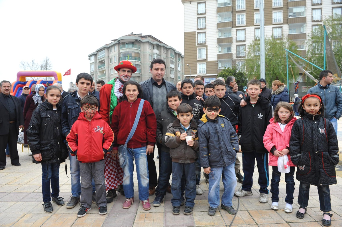 Bozüyük\'te İlk Kez Düzenlenen Çocuk Festivali Başladı