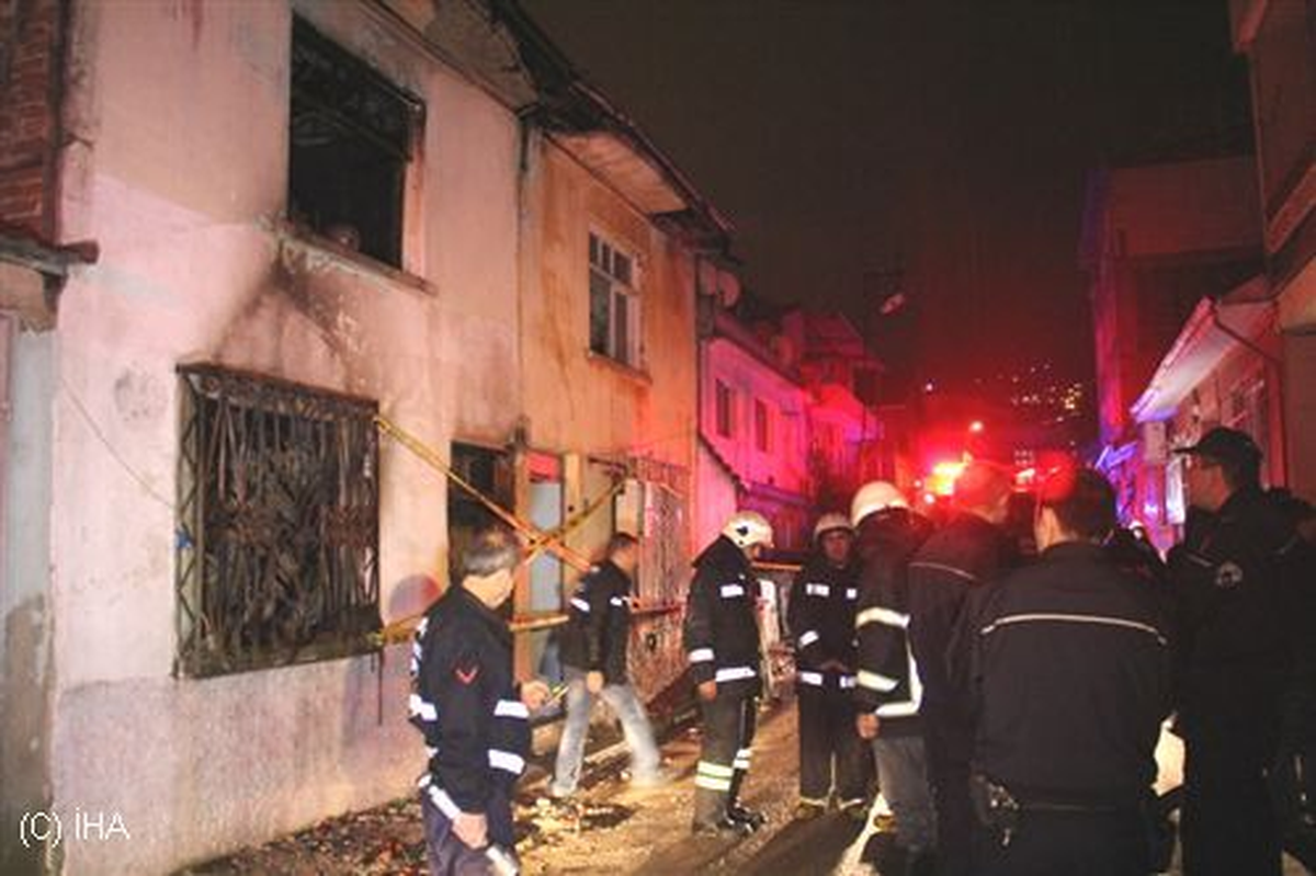 Bursa\'da Ev Yangını