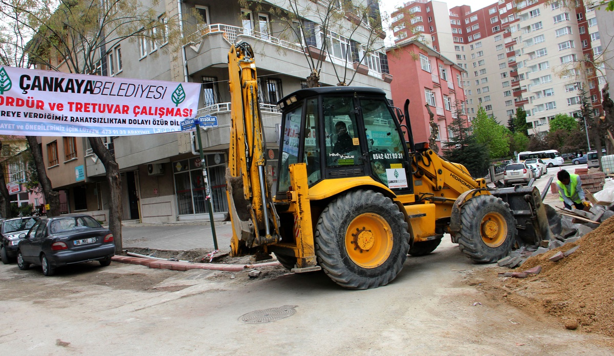 Çankaya\'nın Kaldırımları Yaza Hazırlanıyor