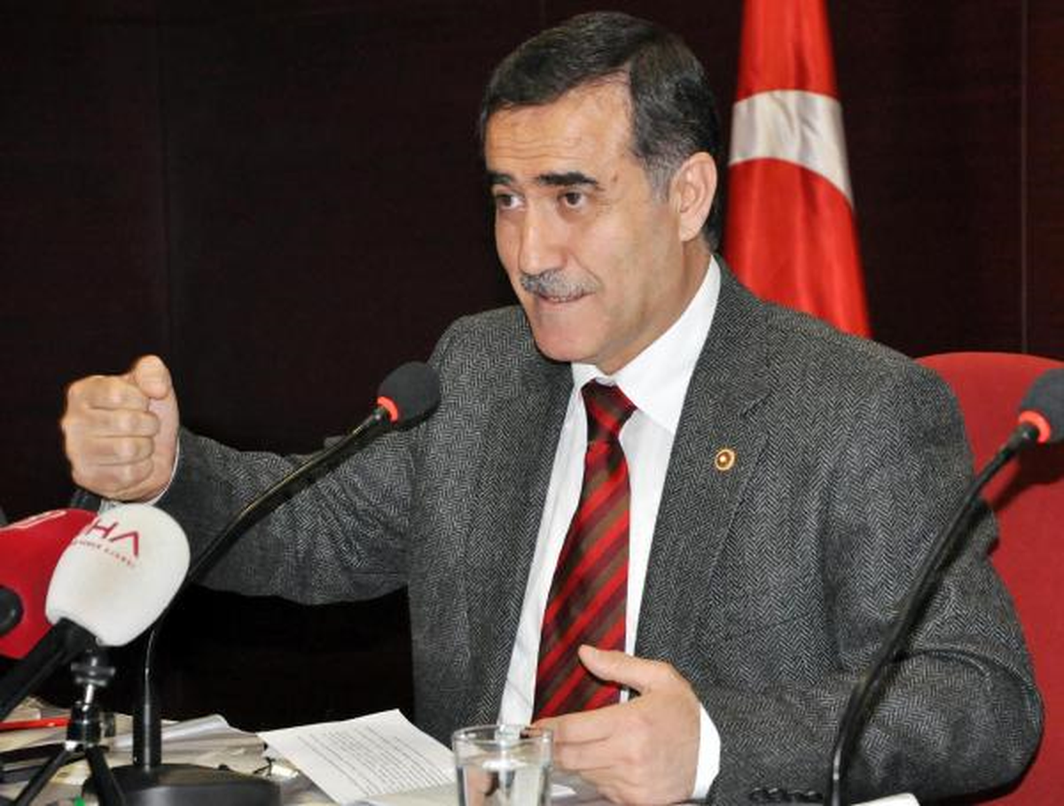 Özkes: Atatürk\'e Dinsiz Diyenler Dinsizdir