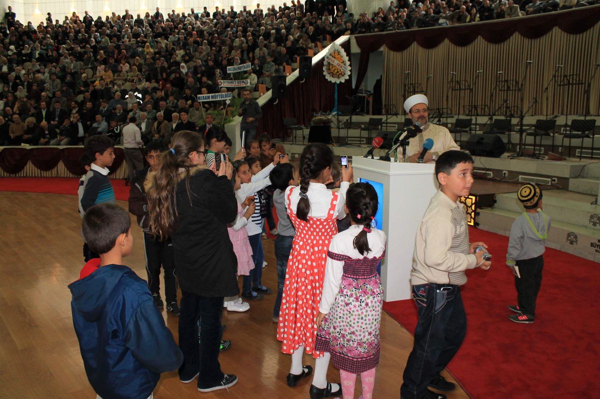 Diyanet İşleri Başkanı Görmez, Konya'da Konferans Verdi