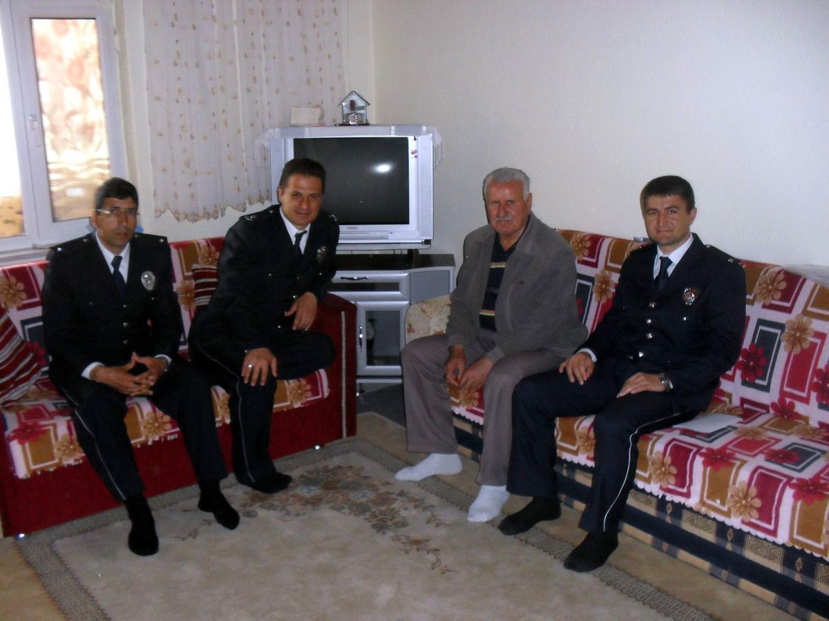 Gemerek Emniyet Personeli Şehit Ailelerini Ziyaret Etti