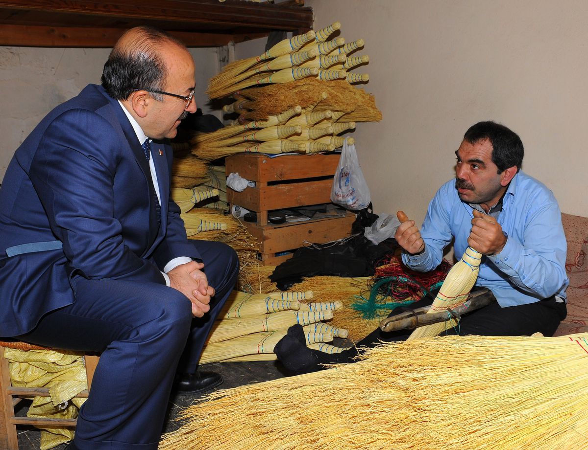 Gümrükçüoğlu\'ndan Esnafa Teşvik Müjdesi