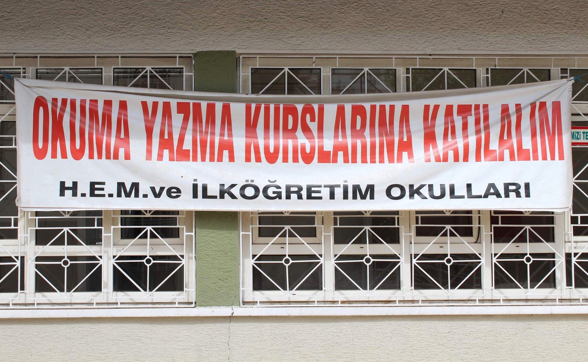 Halk Eğitim Merkezlerinde Okuma Yazma Kampanyası