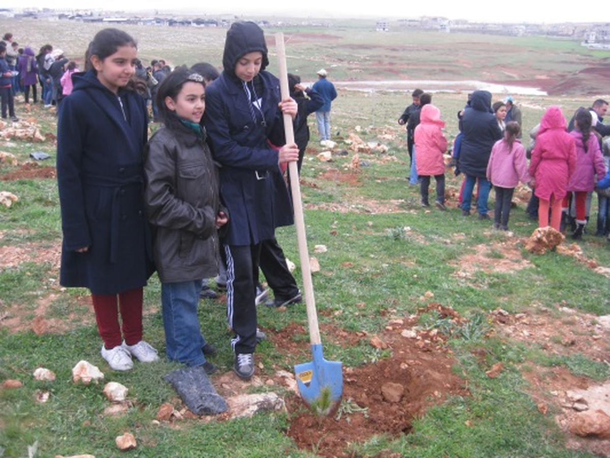 İpek Yolu Çocukları Ormanı Ağaçlandırma Çalışmaları Sürüyor