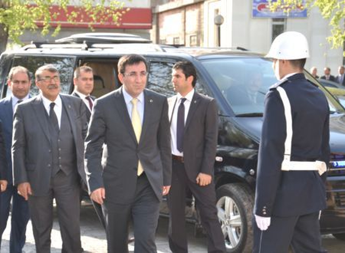 Kalkınma Bakanı Yılmaz Bingöl\'de."Terörün Bir Maliyeti Var Ki O Konuyu Ölçmek Hiç Mümkün Değil, O...