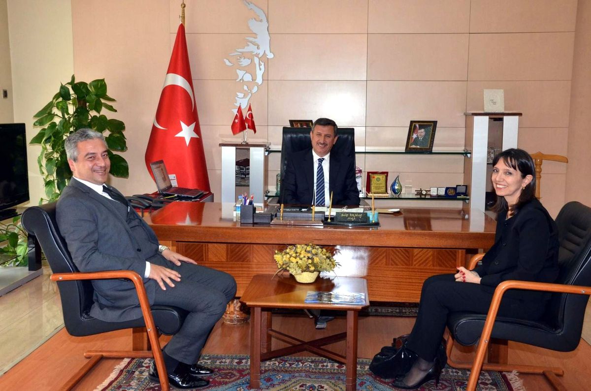 Kayseri İli Yardım Derneği İstanbul Şubesi, Vali Yılmaz\'ı Ziyaret Etti