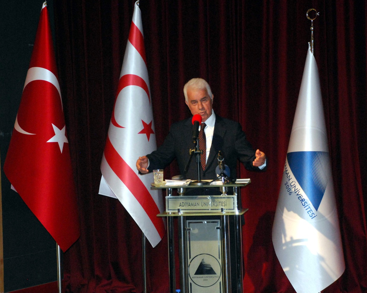 KKTC Cumhurbaşkanı Eroğlu Kıbrıs\'ı Anlattı