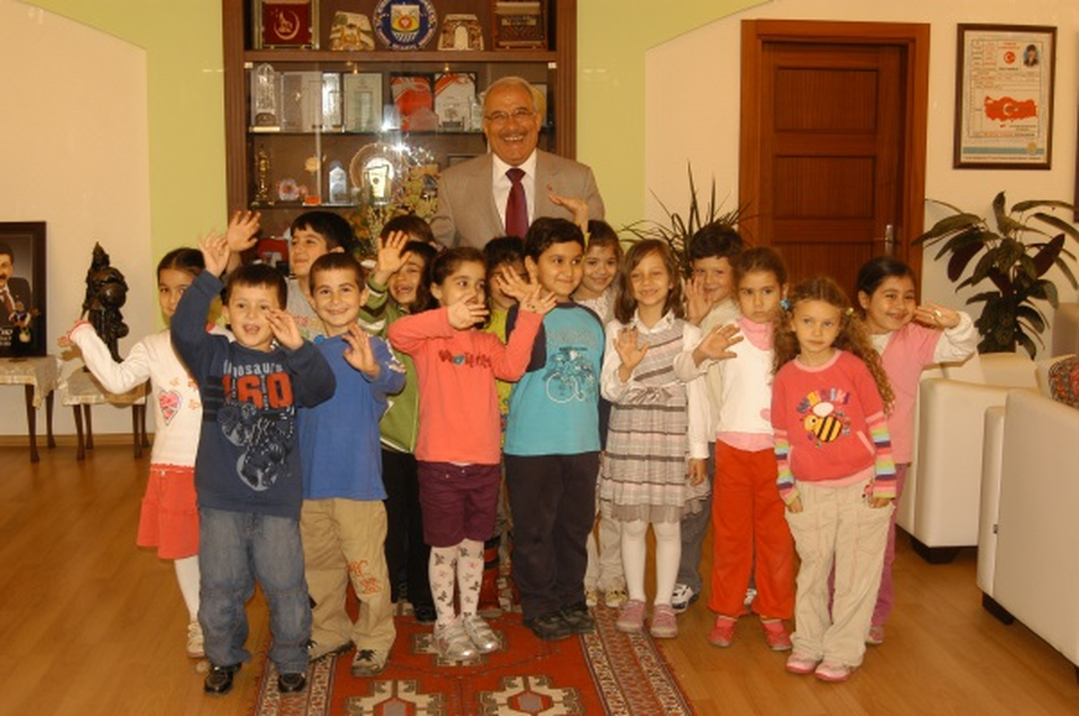Kocamaz: Bütün Çocukların Bayramını Kutluyorum