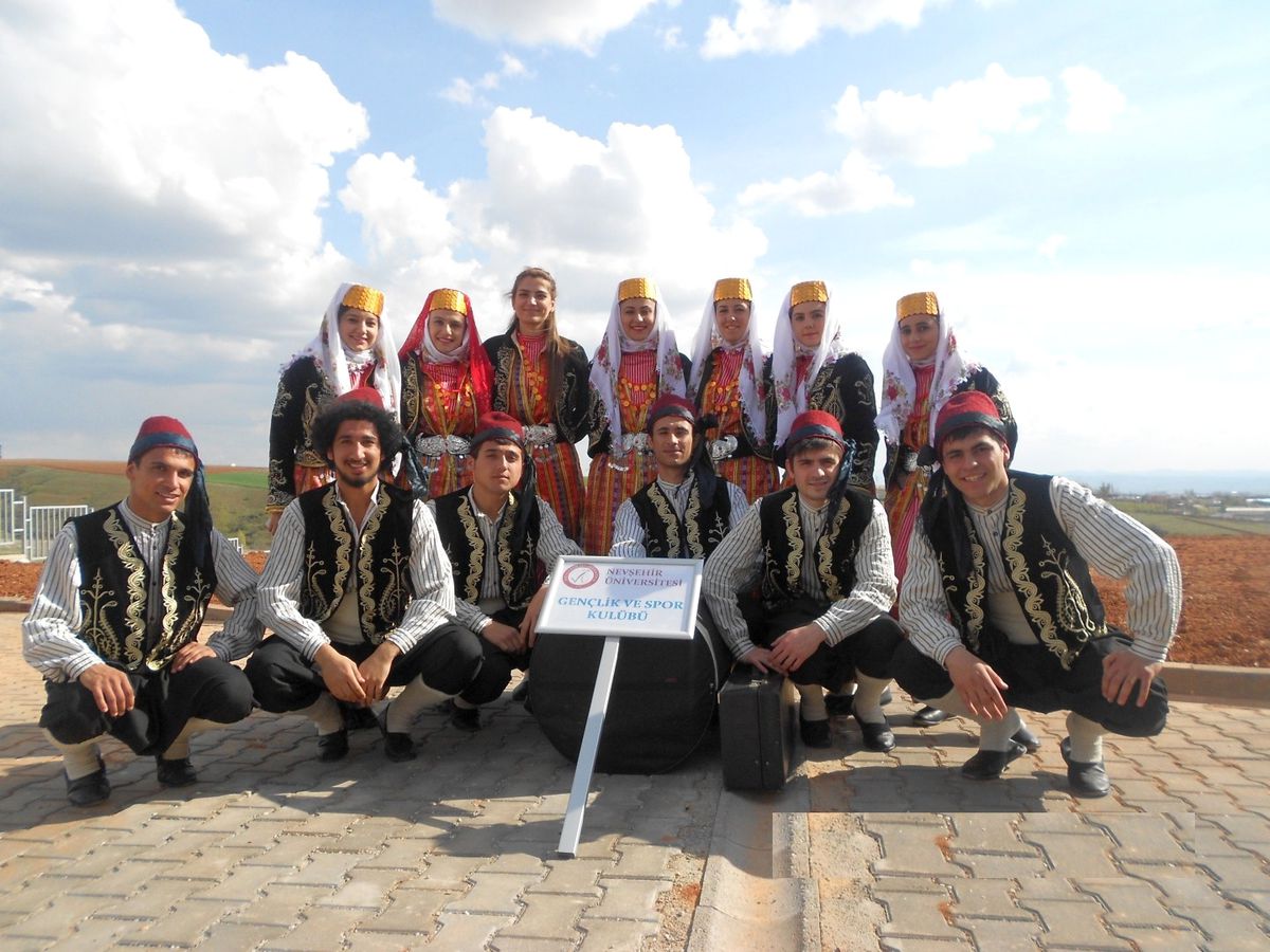 Neü Halk Oyunları Ekibi Nevşehir\'i Temsil Etti