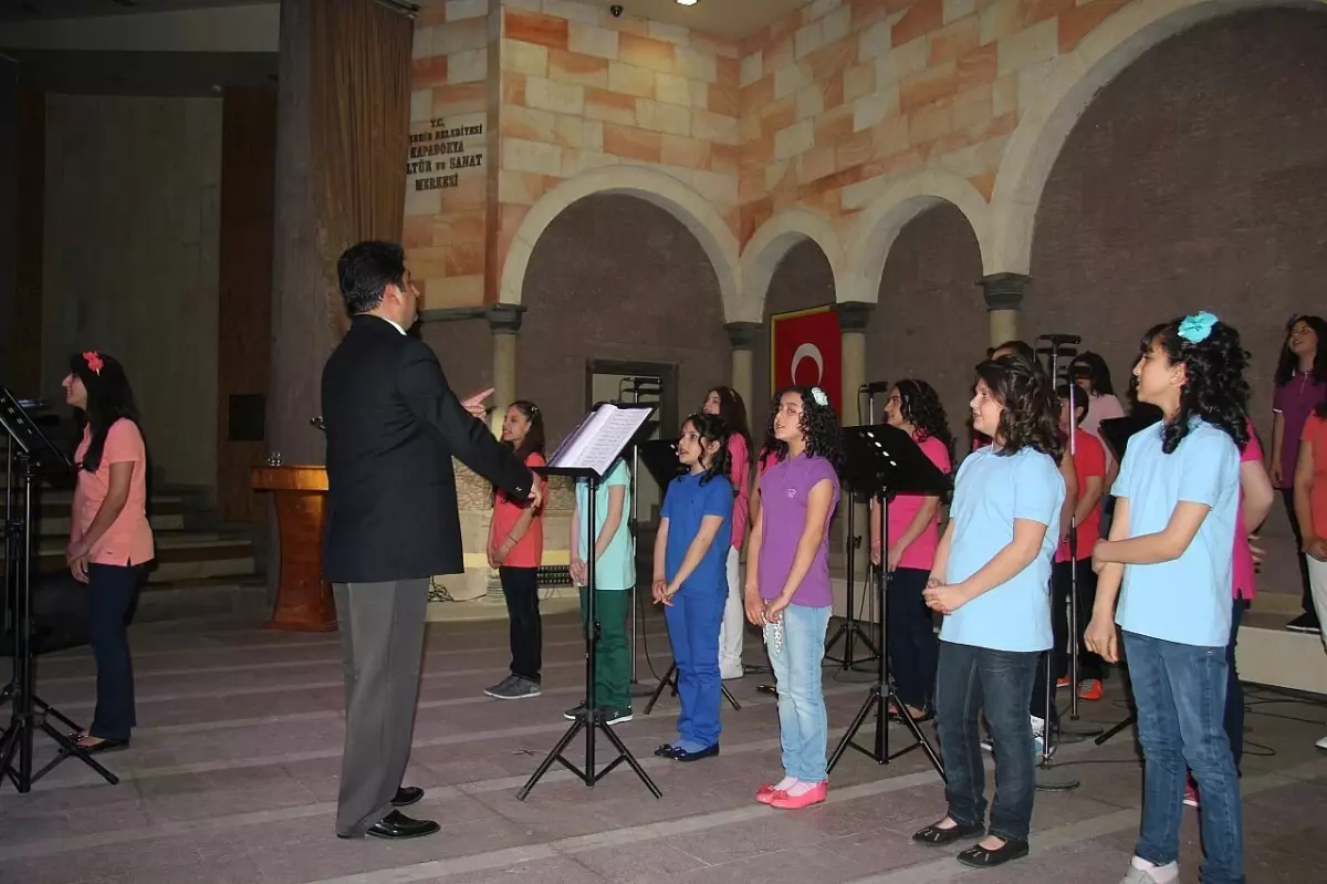Nevşehir Belediyesi Çocuk Korosu Konser Verdi