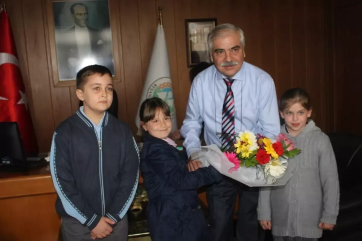 Öğrencilerden Özcan\'a Ziyaret