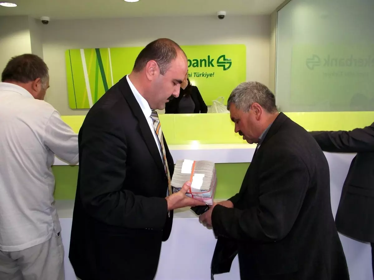 Pancar Paraları Çiftçinin Yüzünü Güldürdü